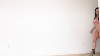 Kendra Lust Takes Dredd Balls-Deep
